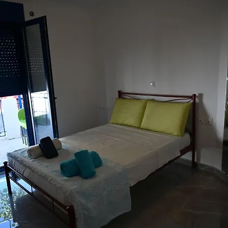 Case de vacanță Two Lemons & Two Balcony Apartments *