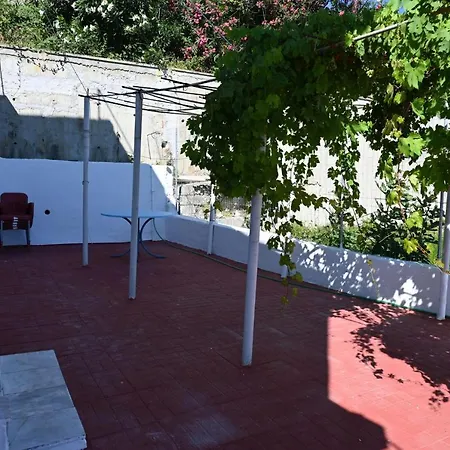 Two Lemons & Two Balcony Apartments * Akrotiri (Zakynthos)