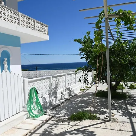 Two Lemons & Two Balcony Apartments Akrotiri (Zakynthos)